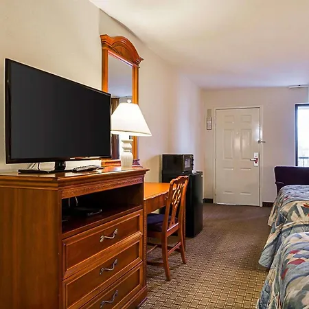 Econo Lodge Richmond North-3
